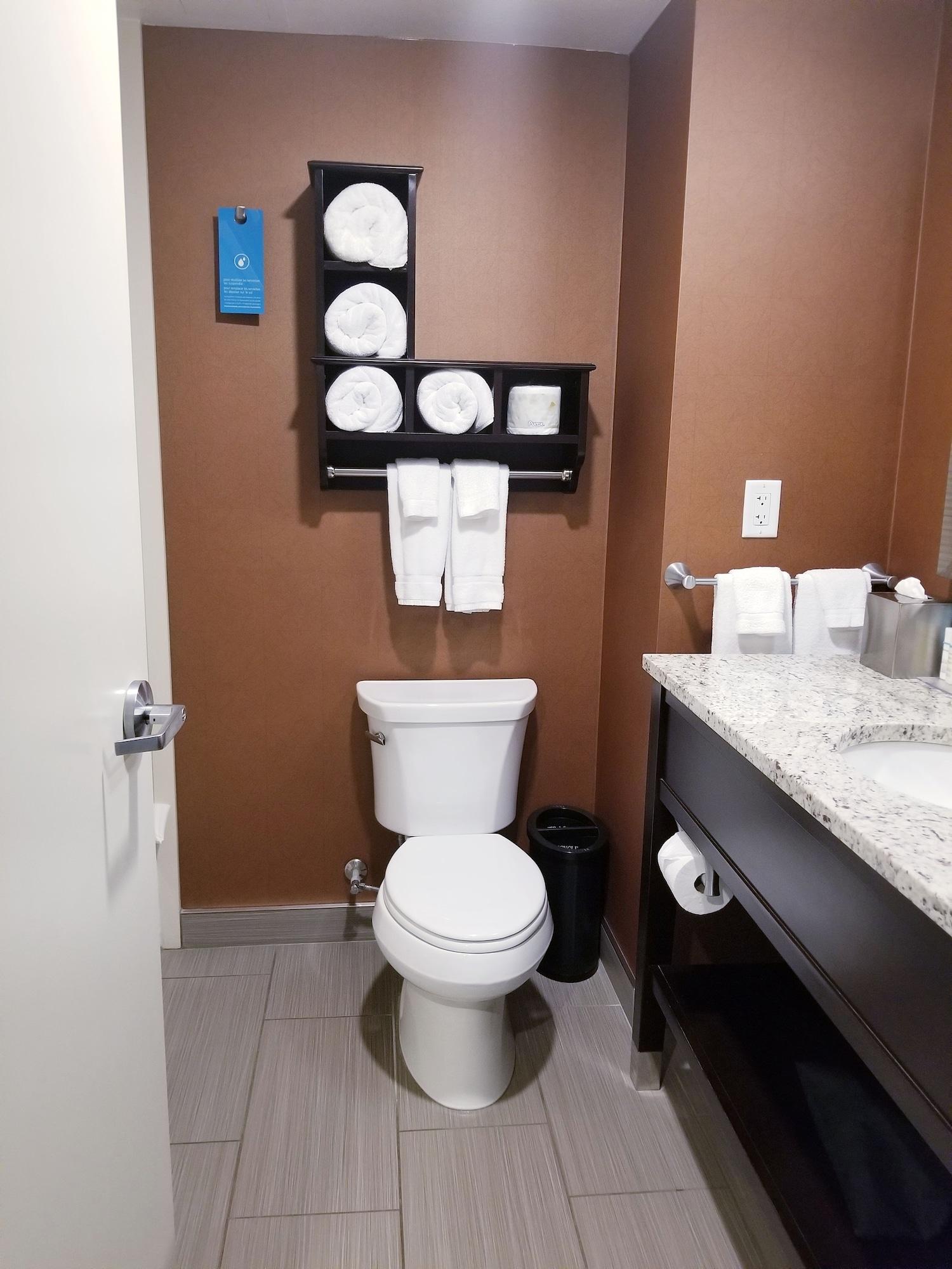 Hampton By Hilton Airport North Hotel 3*