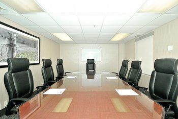 Hotel Hampton By Hilton Airport North 3*