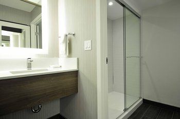 Hampton By Hilton Airport North Hotel 3*
